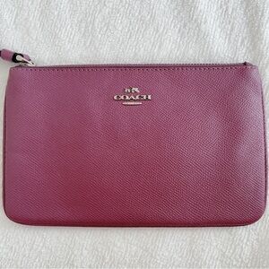 Coach Women large leather wallet wristle F57465